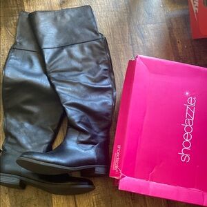 Knee length/thigh high black flat boots by shoe dazzle size 9